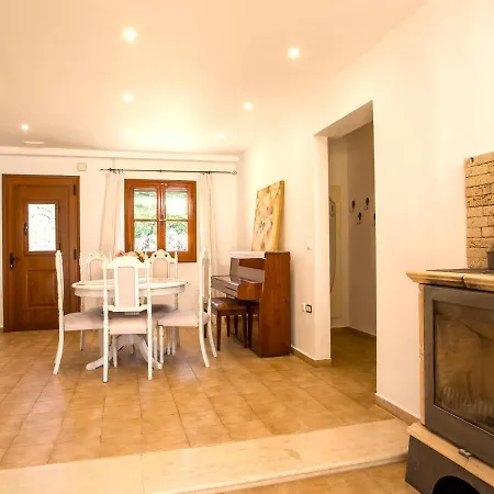 Spacious Holiday With Shared Pool On The Island Of Rhodes Сasa de vacaciones Koskinou (Rhodes)