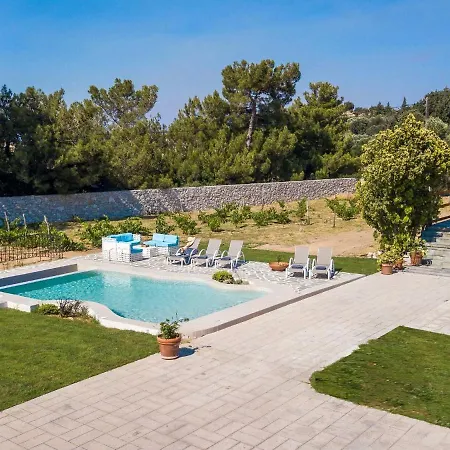 Spacious Holiday With Shared Pool On The Island Of Rhodes 別荘 *